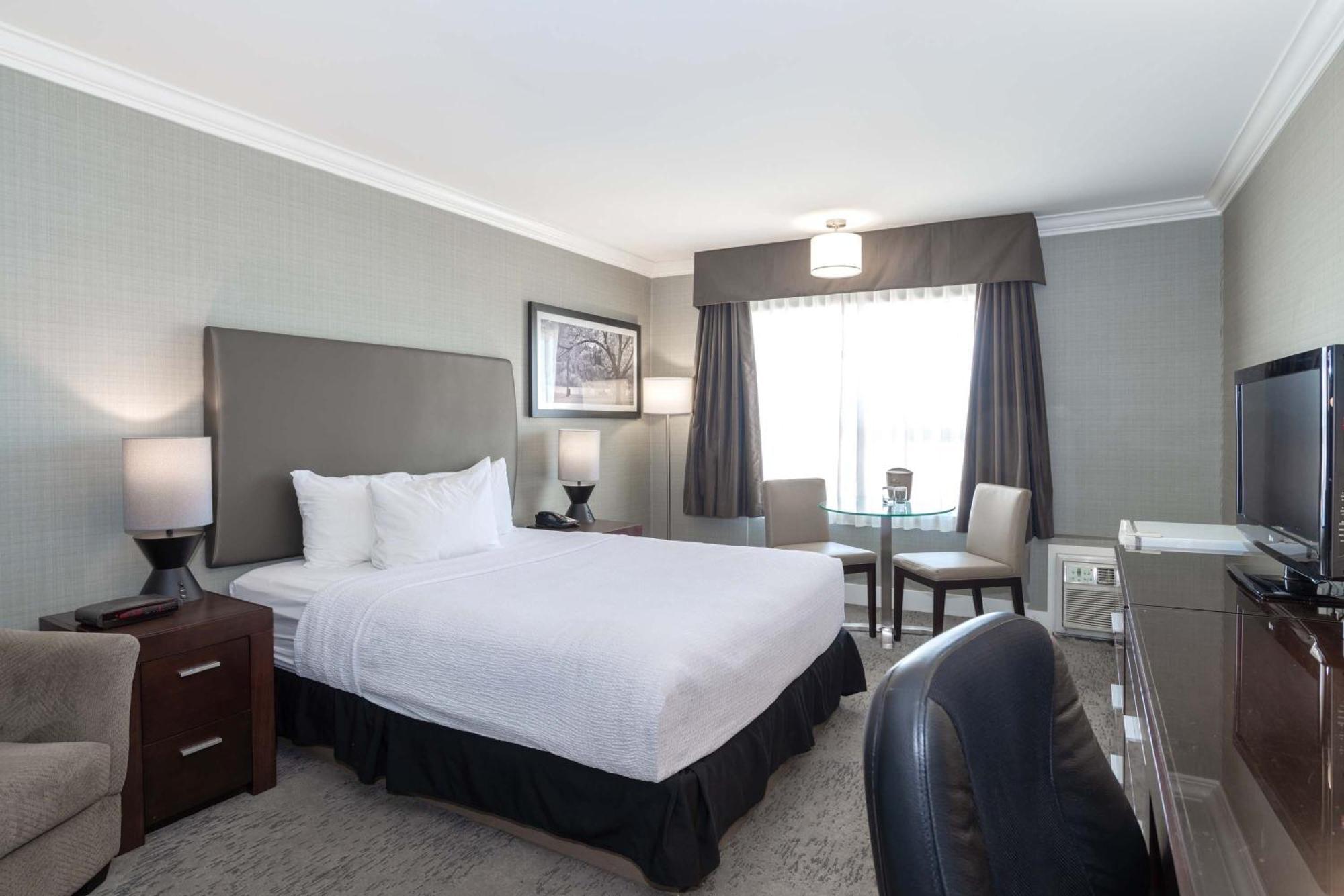 Sandman Hotel Saskatoon Buitenkant foto