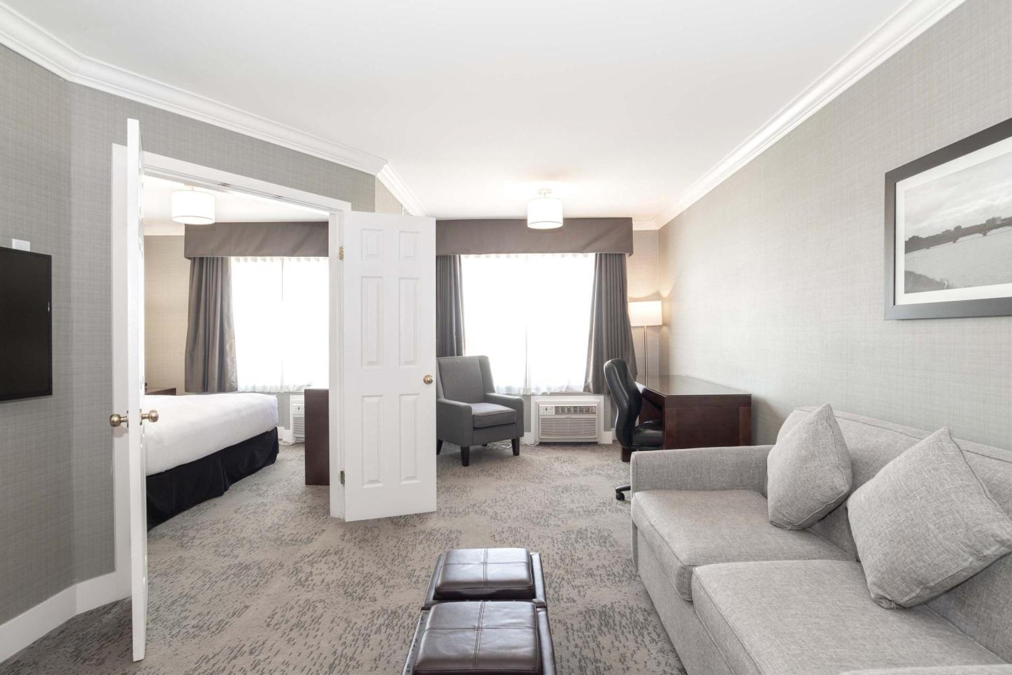 Sandman Hotel Saskatoon Buitenkant foto