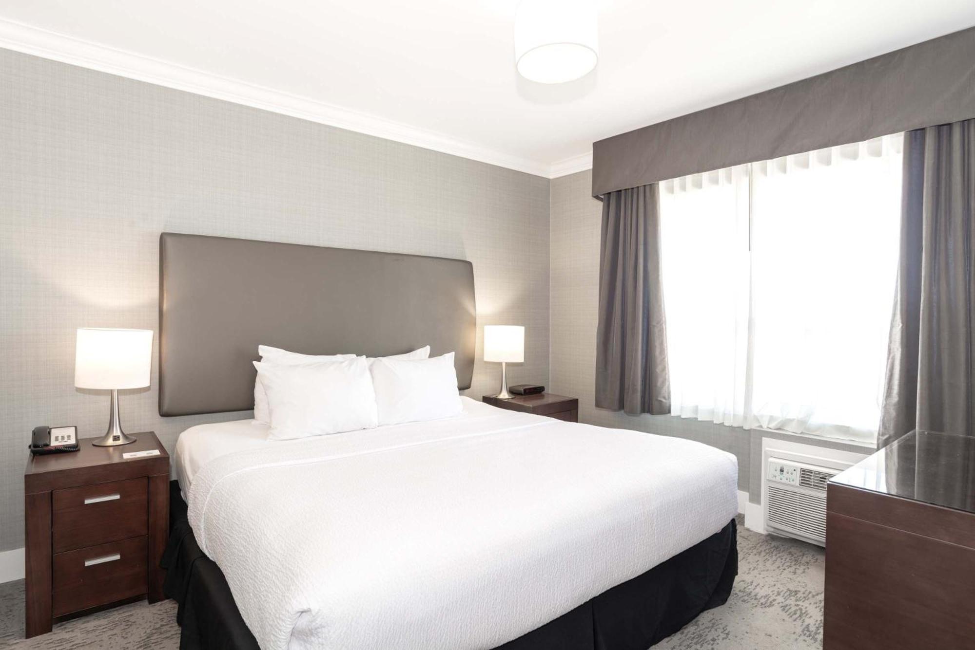 Sandman Hotel Saskatoon Buitenkant foto
