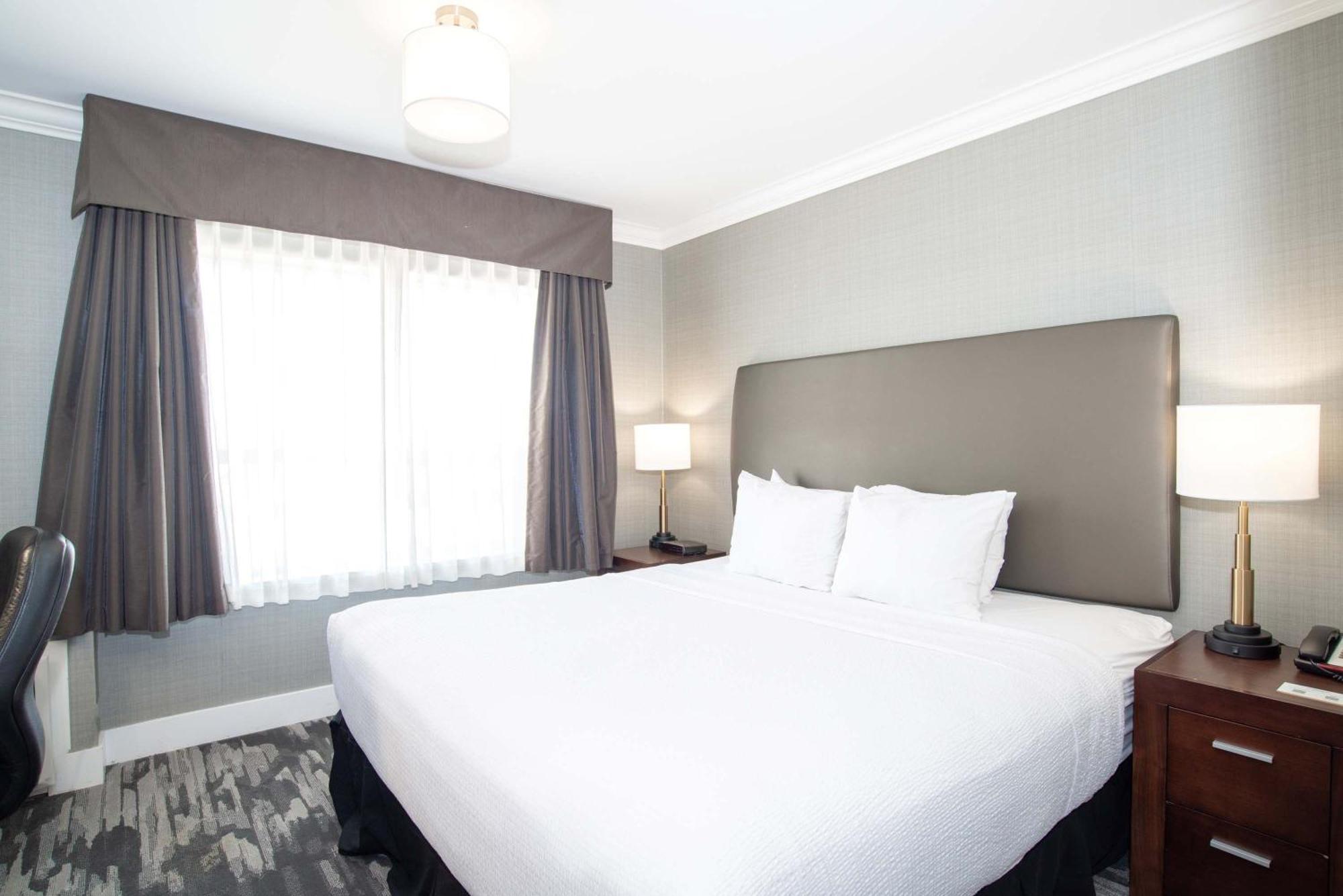 Sandman Hotel Saskatoon Buitenkant foto