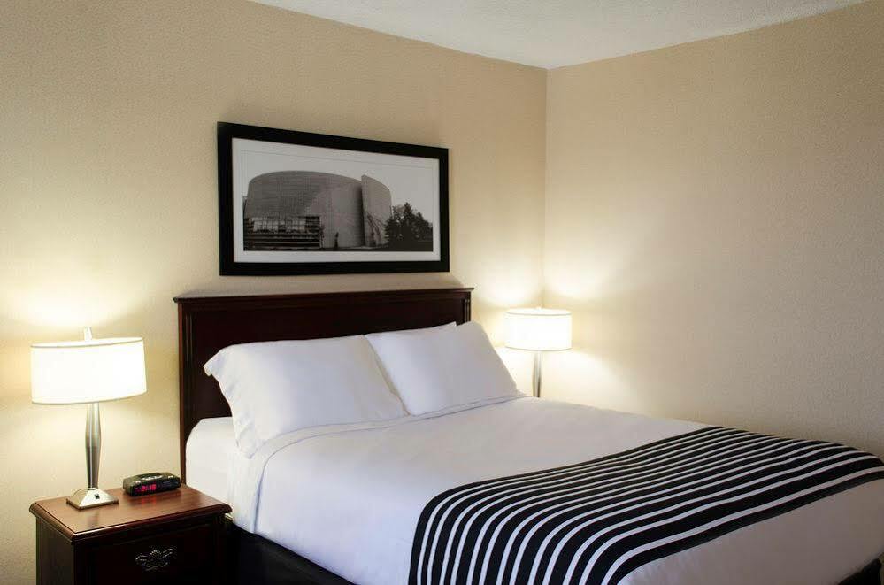 Sandman Hotel Saskatoon Buitenkant foto